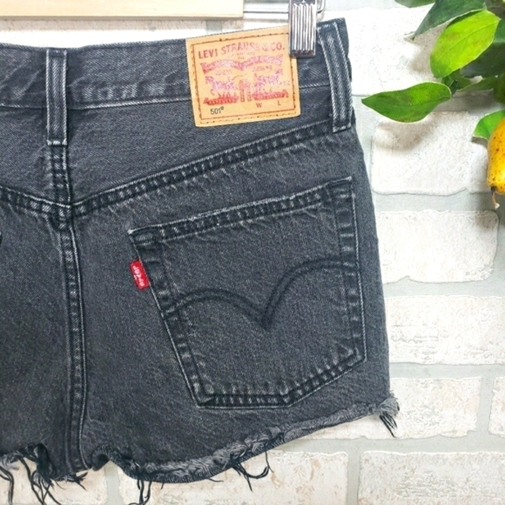 LEVI Button Fly High Rise Denim Short Size 27 - Picture 3 of 7